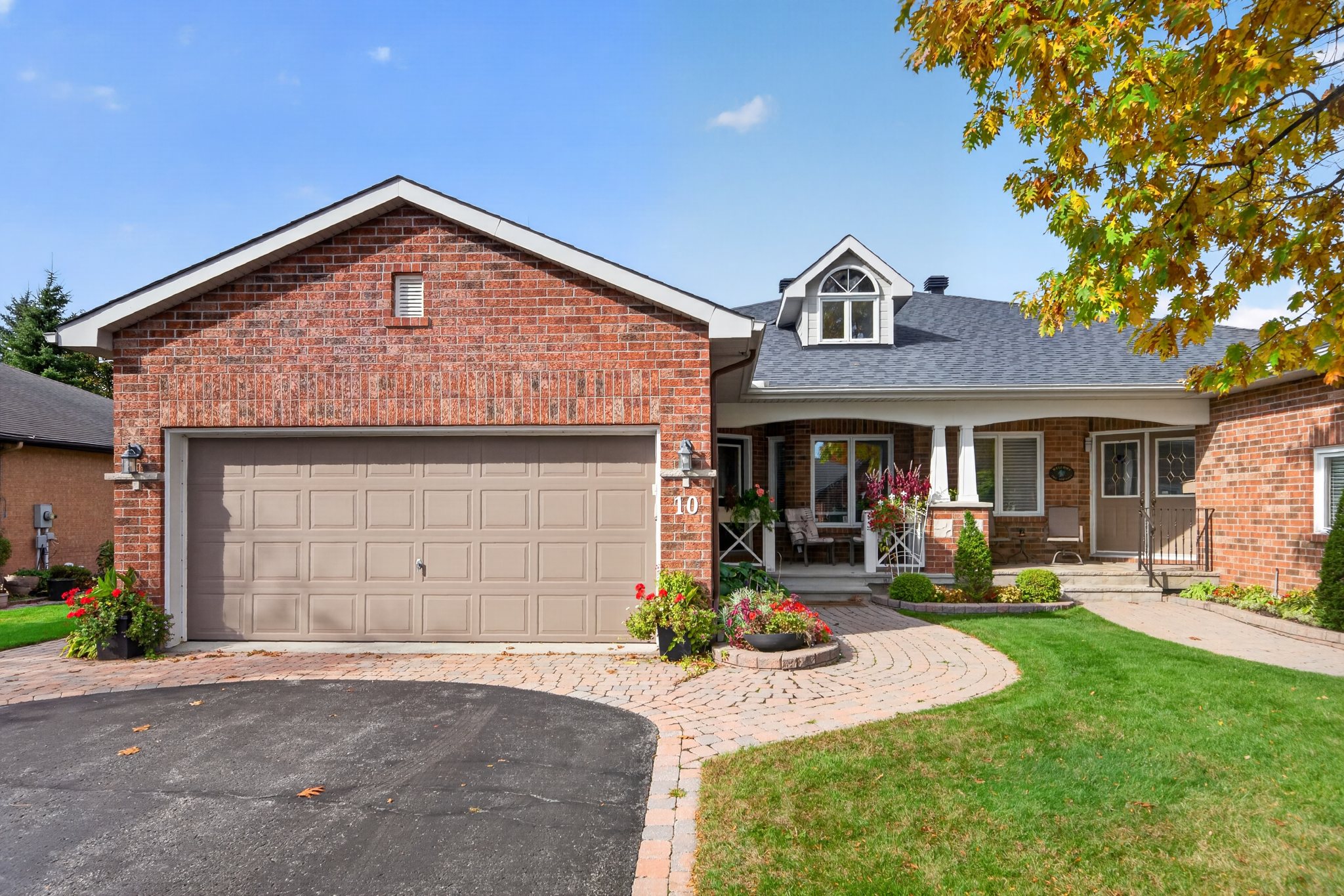 10 Waterthrush Crescent, Kanata — semi-detached bungalow, 2+1 bed, 3 bath in Pine Meadows